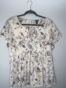 TORRID Size 1 Georgette Lattice Baby doll Short Sleeve Floral Empire Blouse Top