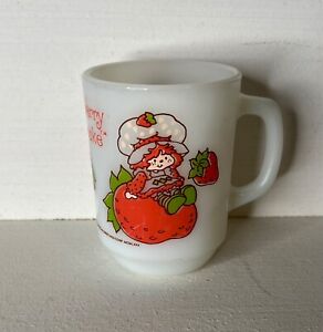 1980 STRAWBERRY SHORTCAKE Mug Cup Milk Glass American Greetings Corp - AH