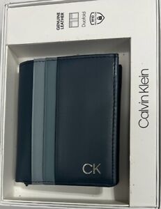 New Calvin Klein Men's Genuine Leather Duofold Wallet Teal Color $25.00