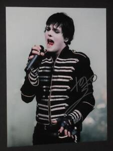 MY CHEMICAL ROMANCE - THE BLACK PARADE - GERARD WAY - SIGNED 8