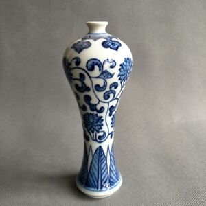 New ListingChina Exquisite Hand Painted flower Blue and White Porcelain vase