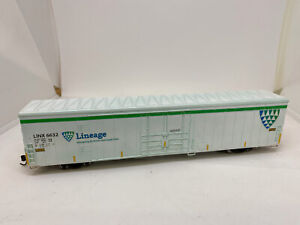 HO Scale Lineage Reefer (non-AC version) custom RTR, kadees