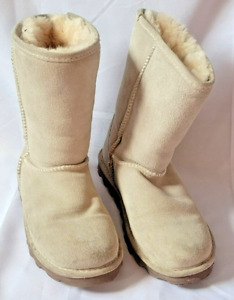 Bearpaw Womens Size 9 Wide Calf Beige Emma Short Winter Boots