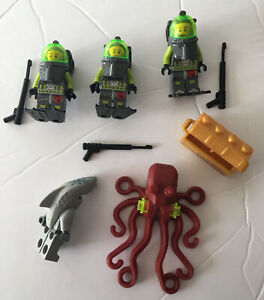 LEGO Atlantis Diver Shark Minifigure Dark Red Octopus Yellow Eyes 60167 Lot 17