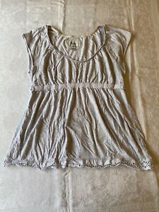 American Eagle Gray Cap Sleeve Empire Waist Eyelet Top with Tie Back Size XL