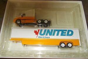 United Van LInes '02 Canada 48' dropbed Winross Truck