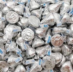 HERSHEY'S KISSES Silver Milk Chocolate Candy, Bulk Pack 2 Pounds