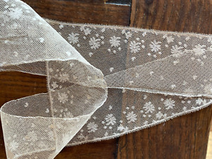 ANTIQUE LACE - VALENCIENNES with spindles - 19th century - 2 meters