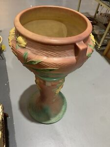 New ListingRoseville pottery pink vase. Deco Jardiniere. 661-10