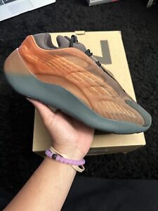 Size 10.5 - adidas Yeezy 700 V3 Copper Fade - Brand New