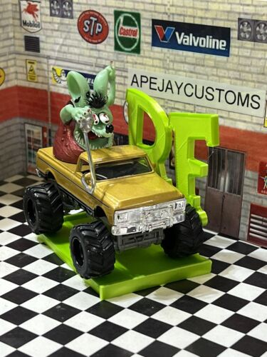 1/64 rat fink inspired driver on car with stand