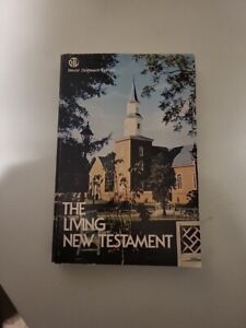 The Living New Testament Paraphrase Ken Taylor PTL Club World Outreach Edition
