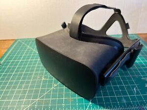 Meta Oculus Rift cv1 Headset only With Headphones
