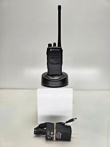 Motorola HT750 VHF 136-174MHz 16 Channel 5 Watt Portable Radio (Complete Kit)