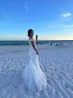 beautiful wedding dress size medium / Mermaid Style Long