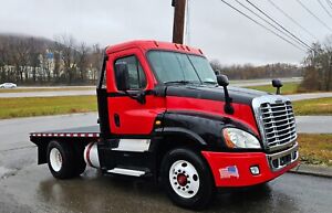 Freightliner Cascadia 2015 Flat Bed