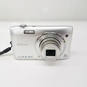 Nikon Coolpix S3500 20.1MP 7X Zoom Digital Camera