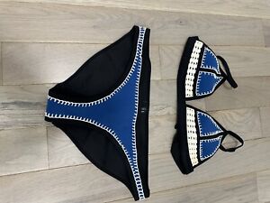 Triangl Bikini Wonderful details size Medium bottoms and size Small top womens