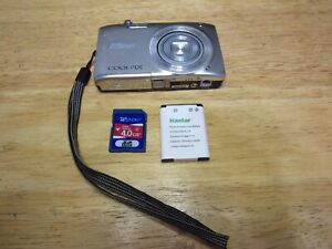 New ListingNikon COOLPIX S3100 14.0MP Digital Camera With 4GB SD Card Battery - No Charger