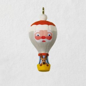 Hallmark Keepsake - Mini - Up and Away Santa Hot-Air Balloon