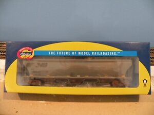 HO Athearn - Custom Weathered Trinity NS Covered Hopper with Reflectors