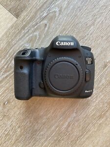 Canon EOS 5D Mark III 22.3 MP Digital SLR Camera - Black (Body Only)