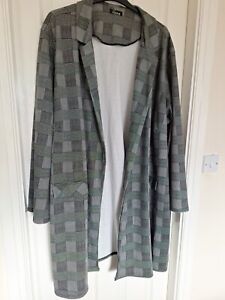 Size 30 - 32 Longline Open Coat Black And White Check Yours
