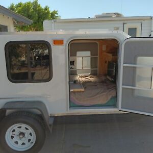 Recreational teardrop trailer camper