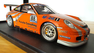 1:18 AUTOART Porsche 911 997 GT3 Dealer Edition MINT