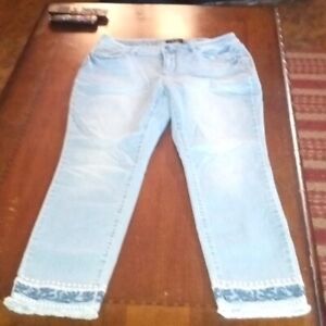 Women size 12 EARL denim skinny ankle jeans, embroidered design at ankle