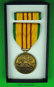 Vietnam Service Medal and Ribbon Bar - full size - original GI Issue VSM