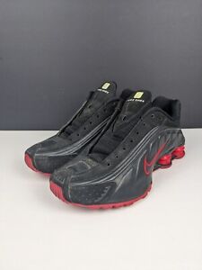 2010 Nike Shox R4 Shoes Mens Size 9 Black and Red Running 104265-020 No Laces