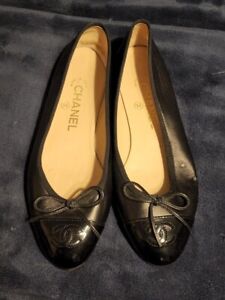 Chanel Women's *Vintage* Leather Flats Loafers Shoes Sz. 37 US 7 Preowned Italy