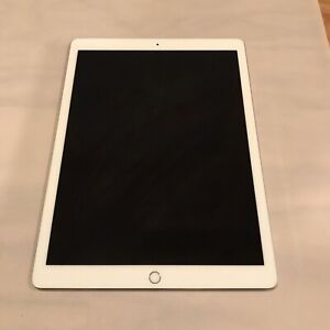 Read - Apple iPad Pro 2nd Gen. 64GB, Wi-Fi, 12.9 in - Silver