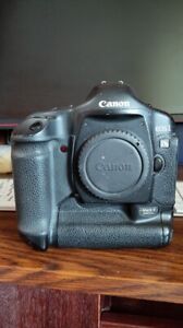 Canon EOS 1DS Mark II 16.7MP Digital SLR Camera - Black