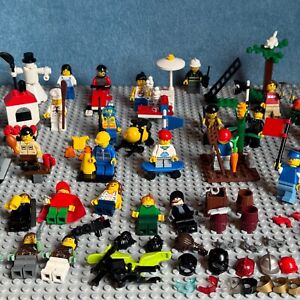 Lot of 26 Minifigs +built and loose accessories (incl. Lego 7724 pieces + more)