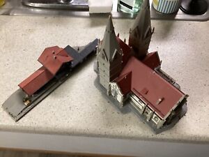 z scale cathedral and train station