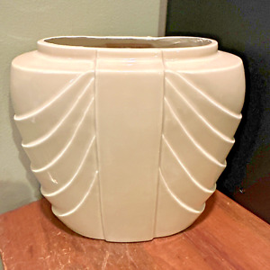 New ListingVintage Hyalyn Potteries Vase 8