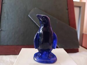 BOYD ART GLASS ARTIE THE PENGUIN COBALT BLUE made on 5-29-1992 