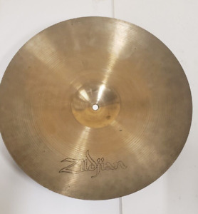 Zildjian  Cymbal 16” 946 GRAMS i don't know anything about cymbals