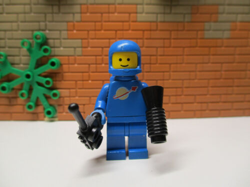 (L4/30) LEGO Space Classic Figure Blue Astronaut Space 6701 6971 6940 6972
