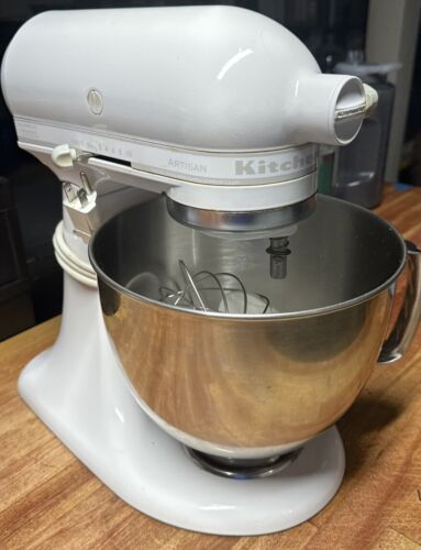 New ListingKitchenAid 5 Quart Artisan Stand Mixer KSM150PSWH-White With 3 Attachments