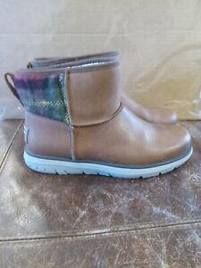 WOMEN'S  LL BEAN  ANKLE BOOTS LEATHER SHERPA , FLANNEL  UPPR SZ. 8 M NEW, NO BOX