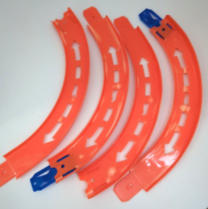 Hot Wheels Curve Tracks 4 Curved Track Pieces w/ 2 Connectors