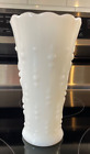 VINTAGE ANCHOR HOCKING MILK GLASS 60'S DOTS AND ARROWS VASE