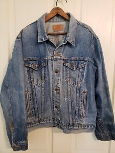 Levi's vintage 1970s jean trucker jacket size 44 USA