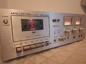 Vintage Akai Model GXC-725D 18W Three-Head Stereo Cassette Deck