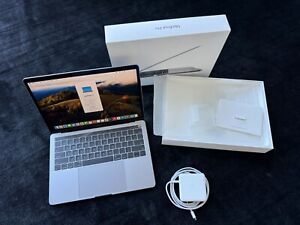 MacBook Pro Touch Bar - Core i7 2.7GHz / 1TB / 16GB - Space Grey - With Box