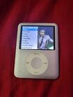 Apple iPod Nano 3rd  Gen, A1236, MA978LL, 4 GB, Silver