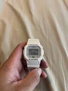 Casio G-shock White Digital Mens Watch 200m WR Dw-5600mw-7dr